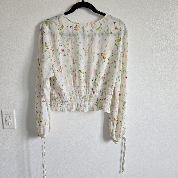 H&M Short V-neck Blouse Floral Women  Size Large - Picture 2 of 7